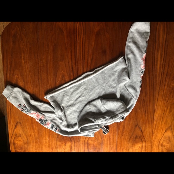 Cropped Hoodie - Picture 3 of 7